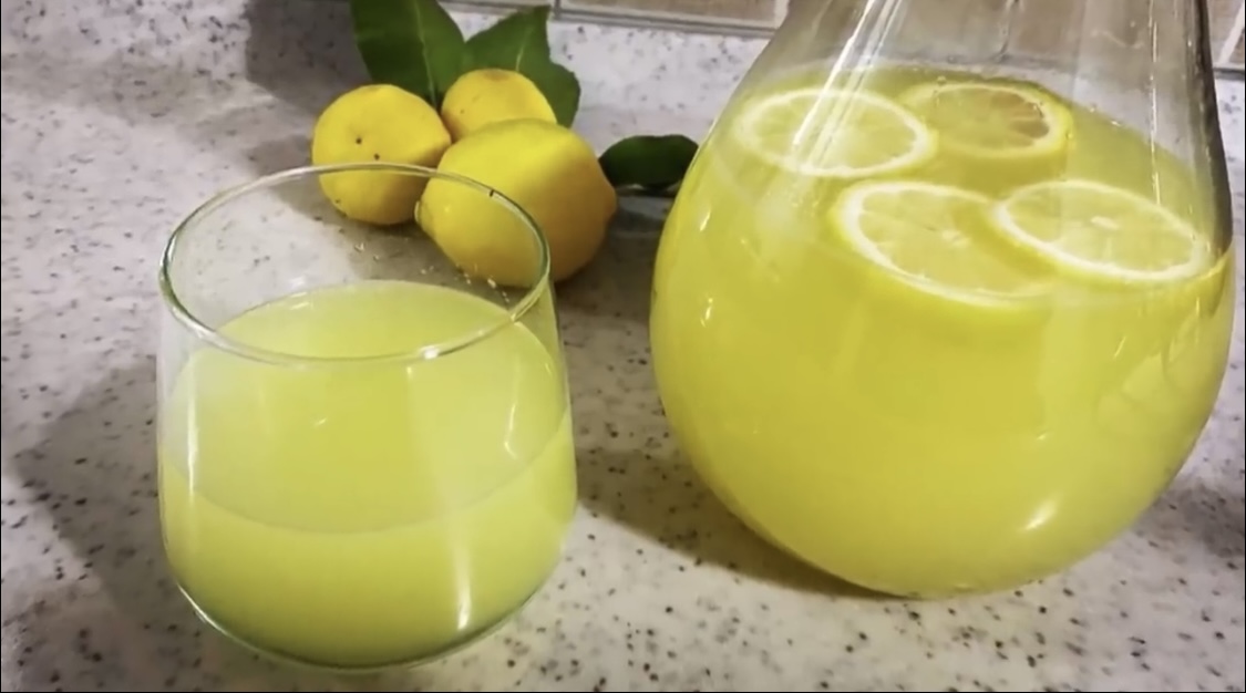 Турска рецепта за домашна лимонада. Не бях опитвала по-вкусна напитка и я пропоръчвам на всеки