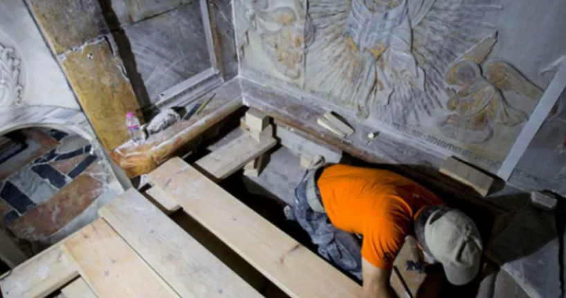 Реставратор влезе в гроба на Христос за първи път от 1810 година и сподели нещо изумително